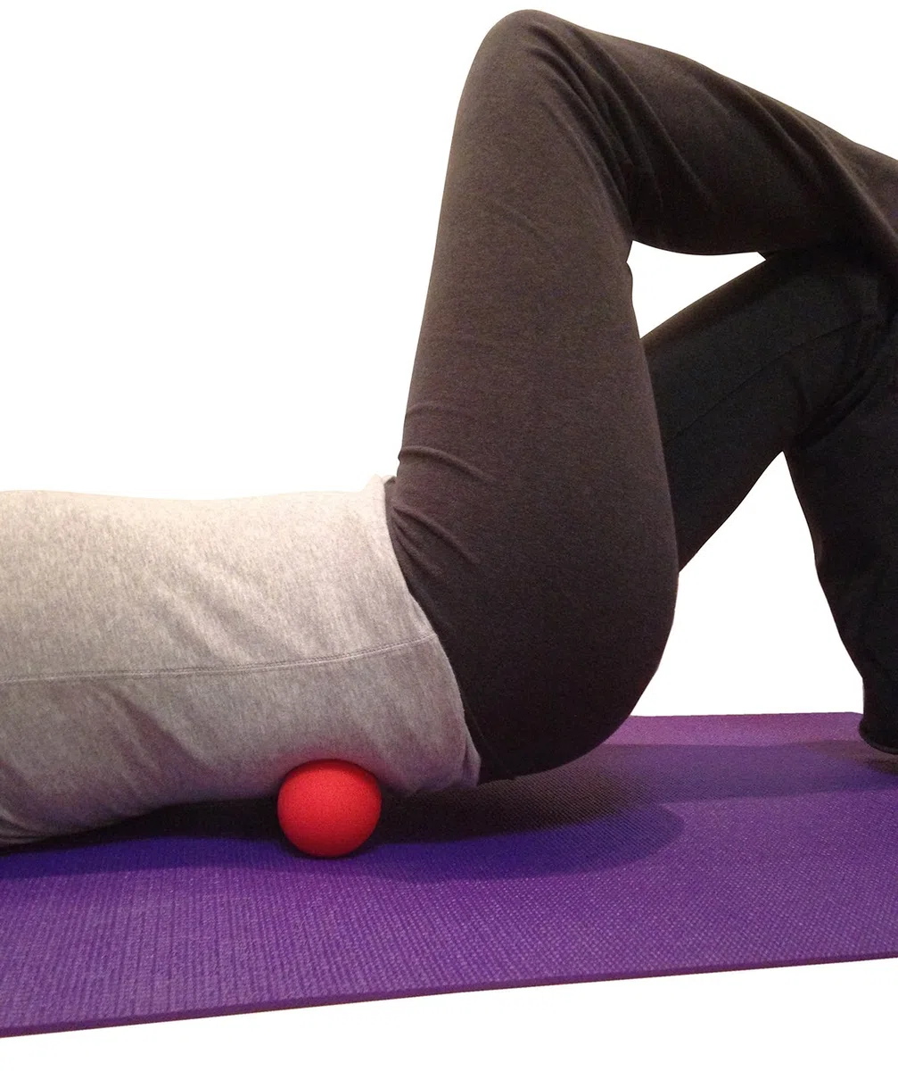 Kieba - Bola de lacrosse para masaje de liberación miofascial, terapia de puntos de gatillo, contracturas musculares y yoga Juego de 2 bolas firmes. - SM-0700, Azul y rojo