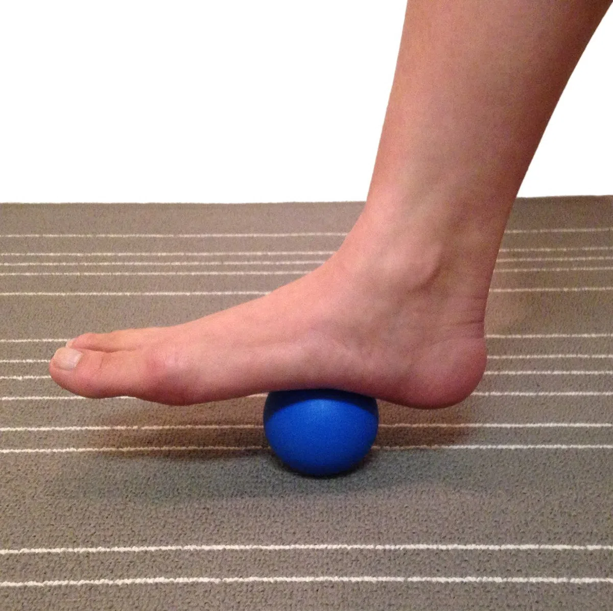Kieba - Bola de lacrosse para masaje de liberación miofascial, terapia de puntos de gatillo, contracturas musculares y yoga Juego de 2 bolas firmes. - SM-0700, Azul y rojo