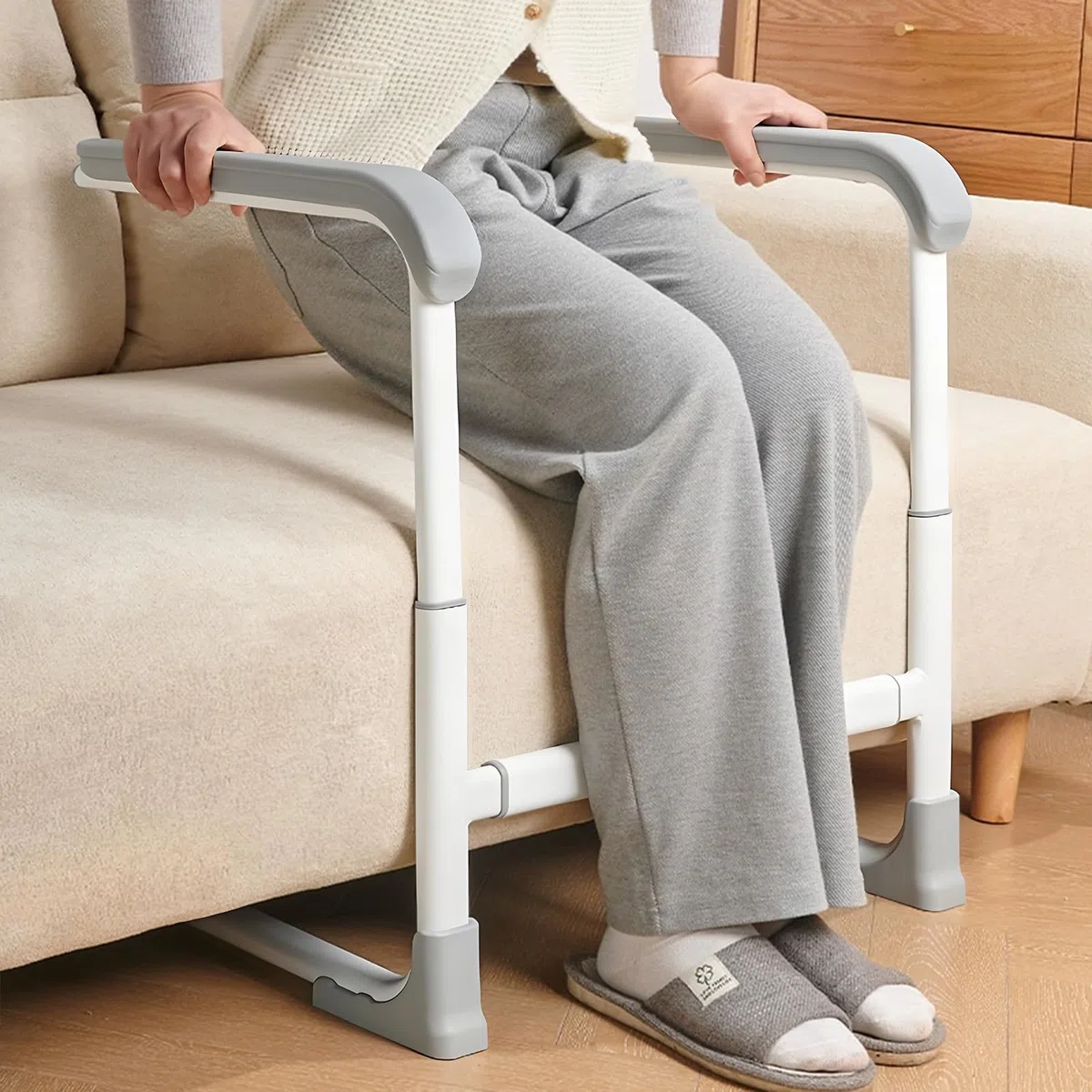 Silla elevadora para personas mayores, ajustable en altura y anchura, con asa de seguridad y patas antideslizantes, ideal para personas mayores, discapacitadas y personas con movilidad reducida