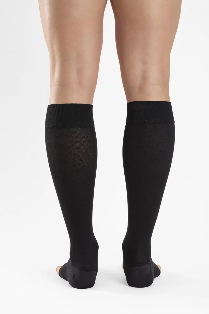 Relaxsan M1050A calcetines punta abierta hasta la rodilla de algodón médico de clase 1 - K1 compresión graduada